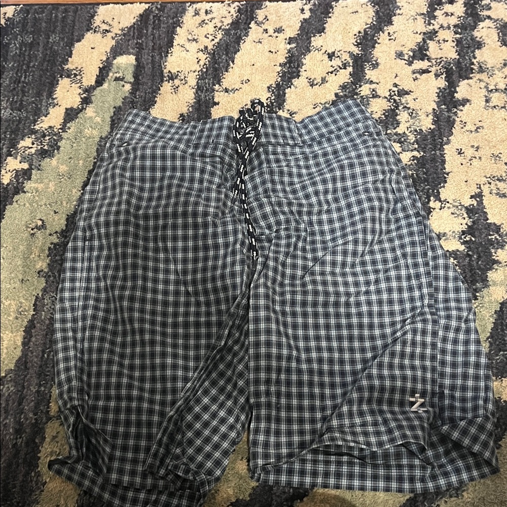 Izod Men's Plaid Athletic Shorts - Black and White